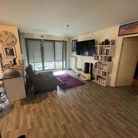 Grande Chambre 14 M2 Avec Salle De Bain Privative A Nanterre Prefecture Proche La Defense Arena Campus Sncf Et Paris Exteriér fotografie